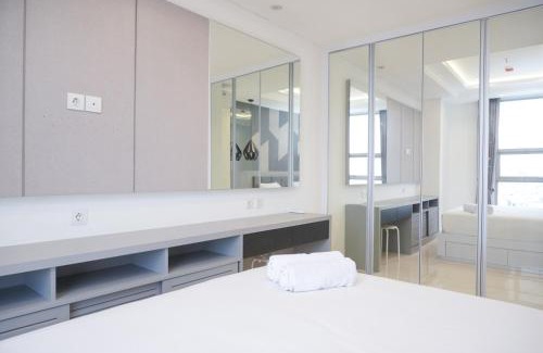 Kebayoran Lama Apartment | Elegant 2BR Apartment at The Kencana Residence with Pool
