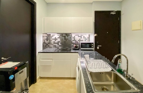 Bendungan Hilir Apartment | Elegant 3BR Apartment at Sudirman Suites with Pool Access