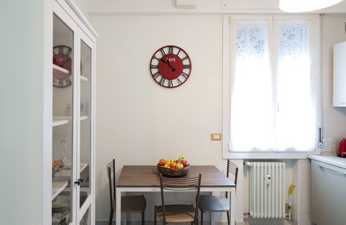 Historic Centre Apartment | Elegant 3-Bedroom Apartment with Top Amenities - Rated 10/10