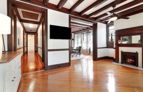 Mid-City House | Spacious and Elegant Family Home in Mid-City