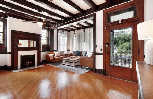 Mid-City House | Spacious and Elegant Family Home in Mid-City