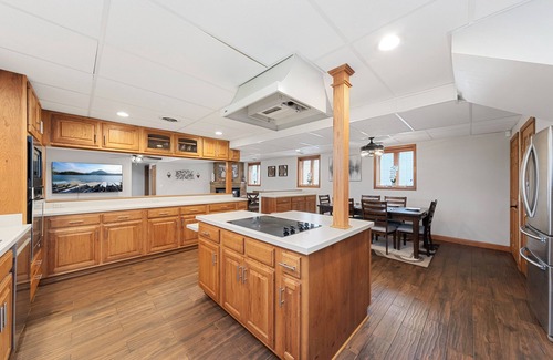 Fox Valley House | Family-Friendly Retreat Near Chicago Premium Outlets