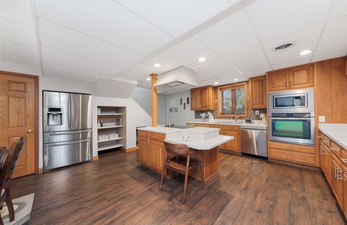 Fox Valley House | Family-Friendly Retreat Near Chicago Premium Outlets