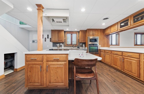 Fox Valley House | Family-Friendly Retreat Near Chicago Premium Outlets