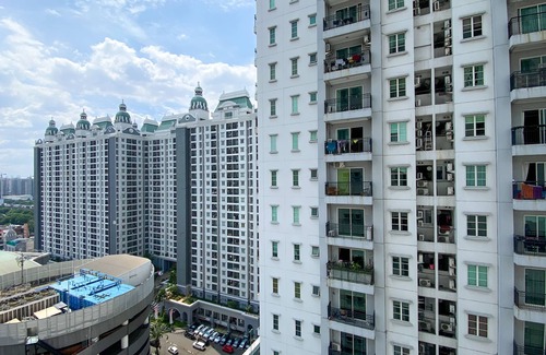 Kelapa Gading Barat Apartment | Family-Friendly 3BR Apartment with Kitchen at French Walk