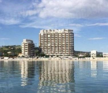 Porto Potenza Picena Apartment | Relaxing Beach Retreat with Family-Friendly Amenities