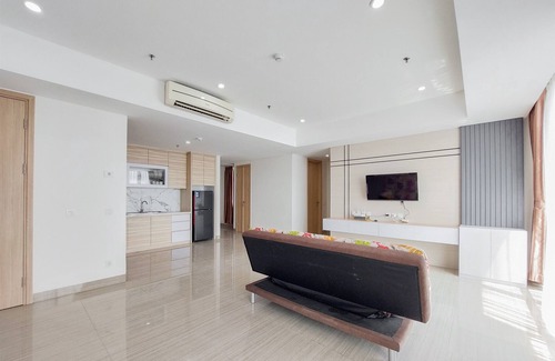 Tangerang Apartment | Relaxing 3BR Retreat with Pool at Hillcrest House