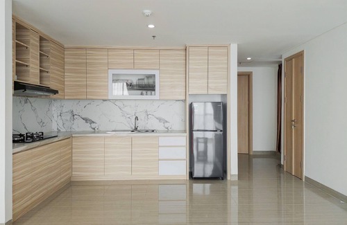 Tangerang Apartment | Relaxing 3BR Retreat with Pool at Hillcrest House