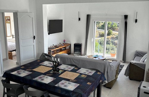 Bedar Apartment | Relaxing Accommodation with Private Pool and Ocean Views