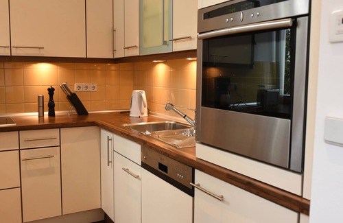 Wilmersdorf Apartment | Spacious Apartment with Breakfast Near Kurfürstendamm