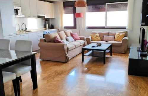 Valdeolleros Apartment | Modern Apartment Lorenzo Ferreira - Rated 10/10 with Spa & Kitchen