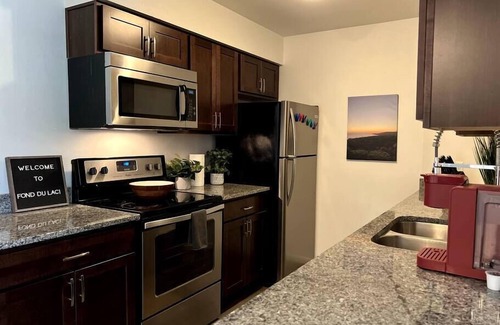 Fond du Lac Apartment | Modern 2 Bedroom Serviced Apartment with Spa & Breakfast