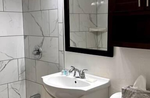 Fond du Lac Apartment | Modern 2 Bedroom Serviced Apartment with Spa & Breakfast