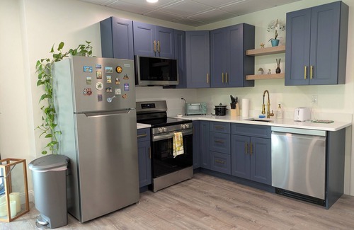 Nashua House | Spacious and peaceful garden apartment in quiet Nashua neighborhood with WiFi