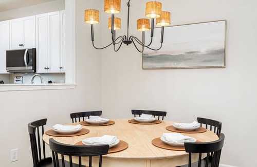Acworth House | Spacious and Quiet 3-bedroom townhome with WiFi and AC in Acworth