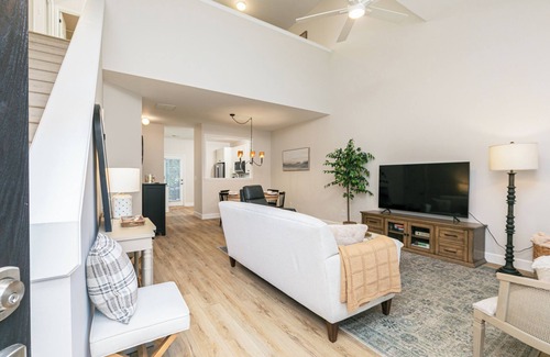 Acworth House | Spacious and Quiet 3-bedroom townhome with WiFi and AC in Acworth