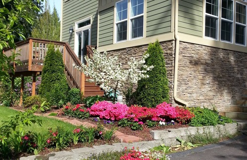 Kenmore House | Quiet 5-Bedroom Family Retreat with Breakfast Included