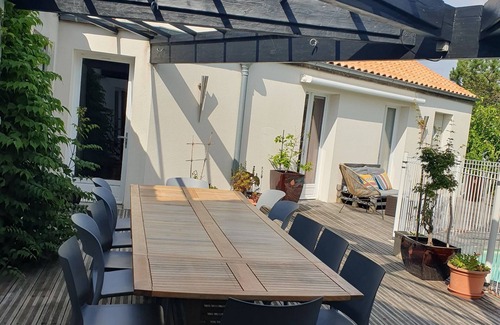 Angoulins House | Serene House with Heated Pool and Ocean Views in Angoulins