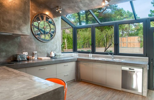 Quinta da Marinha Villa | Tranquil Villa with Heated Pool in Quinta da Marinha, Cascais