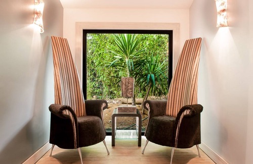 Quinta da Marinha Villa | Tranquil Villa with Heated Pool in Quinta da Marinha, Cascais