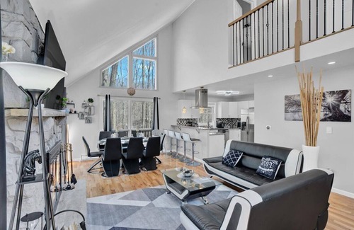 Gouldsboro Ski Chalet | Inviting Remodeled Cabin at Poconos Mountain Resort