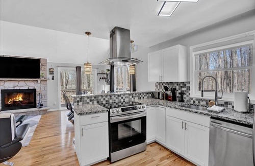 Gouldsboro Ski Chalet | Inviting Remodeled Cabin at Poconos Mountain Resort