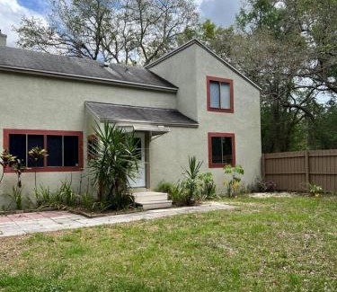 Longwood House | Relaxing Retreat - Pet and Child Friendly in Longwood, FL