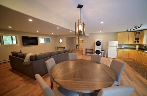 Three Peaks House | Tranquil Mountain Retreat with Pool and Spa Amenities