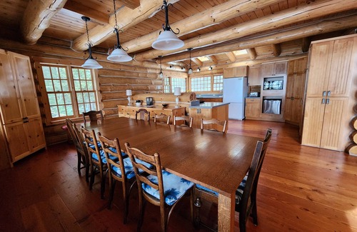 Cedarville House | Modern Log Home on Lake Huron - Guest Rated 10/10!