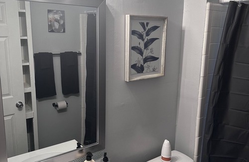 Dallas Apartment | Secluded 1BR Getaway with Kitchen & Child-Friendly Features