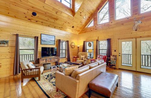 Maysville House | Relaxing Cabin Escape 25 Mi from Bentonville Awaits!