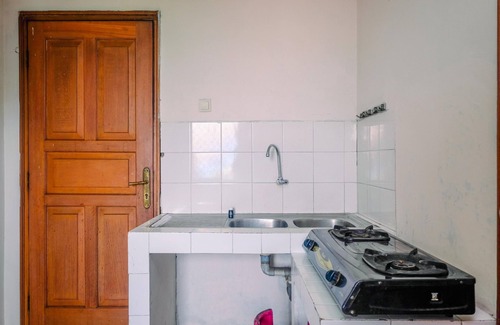 Gambir Apartment | Convenient 3BR Juanda Apartment with Pool and Kitchen