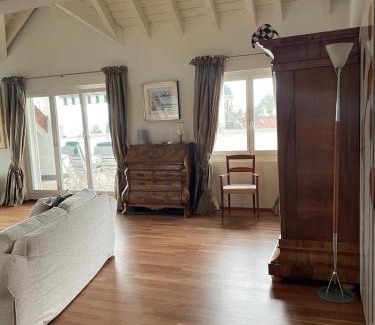 Hottingen Apartment | Stylish Apartment with Ocean Views in Zurich – 4-Star Gem