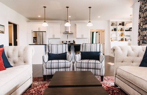 Rimrock House | Stylish New Home with Kitchen & Pet-Friendly Amenities