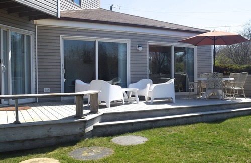 Culloden Shores House | Pet-Friendly Montauk Home: Tranquil Stay with Spa Access