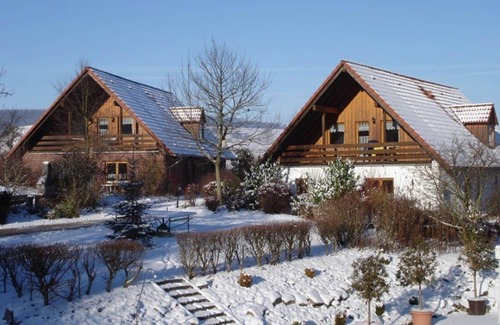 Bellersen Apartment | Tranquil Apartment in Green Bruchttal with Pool & Kitchen