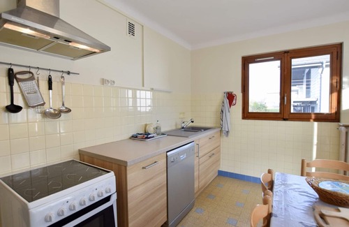 Evian-les-Bains Apartment | Cozy Apartment Évian-les-Bains: Perfect for Families
