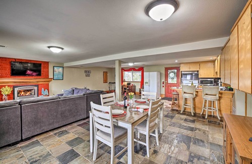 Black Diamond Apartment | Cozy Lake Sawyer Apartment with Fireplace & Spa Amenities