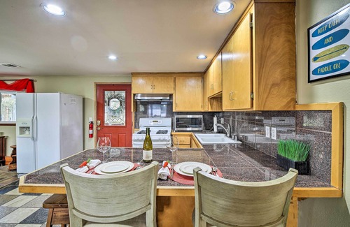 Black Diamond Apartment | Cozy Lake Sawyer Apartment with Fireplace & Spa Amenities