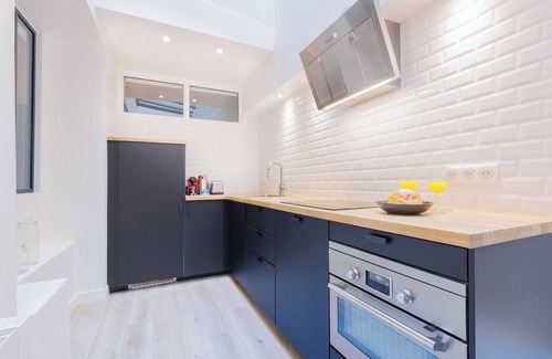 Quartier de Rochechouart Apartment | Spacious apartment - 2BR/6P - Pigalle - SoPi
