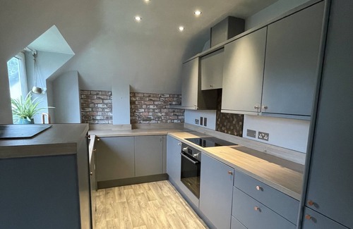 Solihull Apartment | Convenient Apartment Near NEC/BHX with Family Amenities