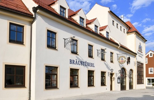 Schierling Apartment | Cozy Apartment for Two with Free WiFi & Top Amenities
