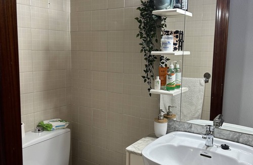 Las Campas y San Claudio Apartment | Convenient Apartment Near Monte Naranco and City Center