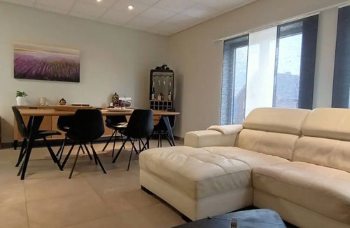 Neeroeteren Apartment | Pet-Friendly Apartment for Families: Comfort Awaits You