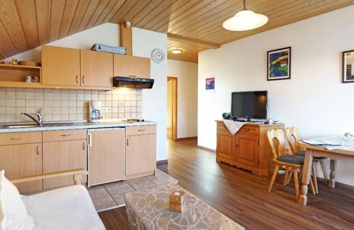 Wurding Apartment | Delightful Apartment with Balcony and Breakfast Included