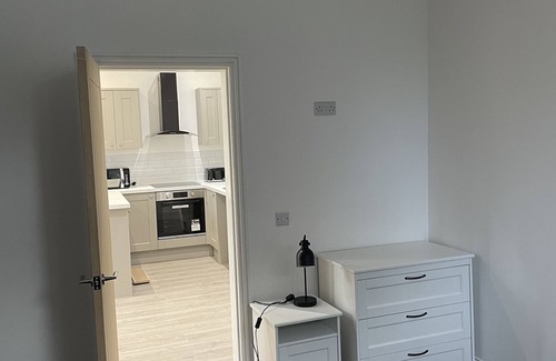 Birkenhead Apartment | Central Wirral Retreat with Family-Friendly Amenities