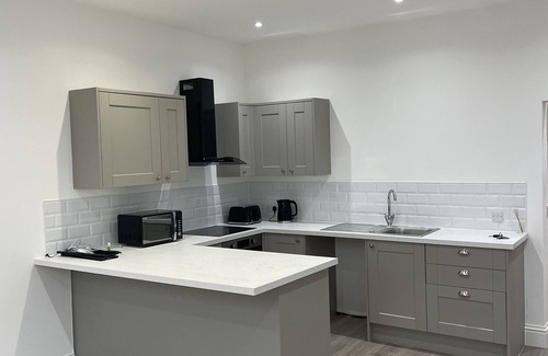 Birkenhead Apartment | Central Wirral Retreat with Family-Friendly Amenities