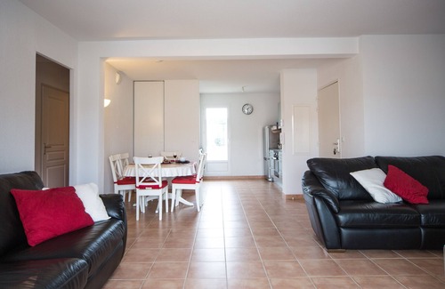 Foulquines Apartment | Bright Apartment with Ocean View & Spa, Rated 9.6/10