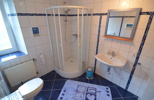 Meisburg Apartment | Stylish Apartment in Meisburg with Terrace & Breakfast