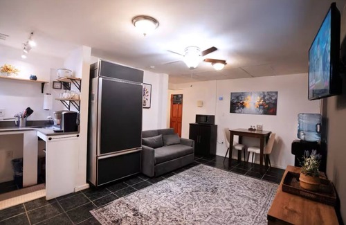 Queens Apartment | Spacious apartment in Long Island City with AC, WiFi